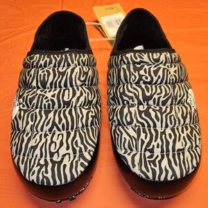 The North Face Thermoball Insulated Traction Booties New w/Tags sz9W Clay & Grey